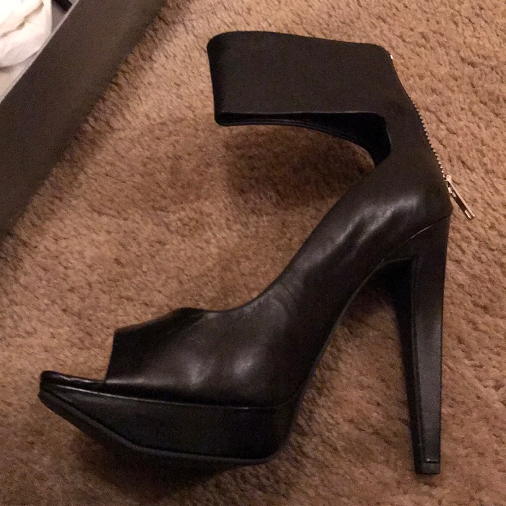 Jessica Simpson Heels - Picture 3 of 11